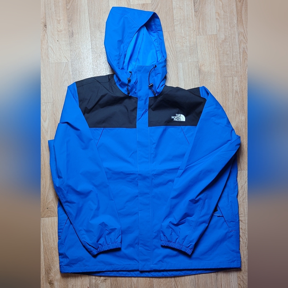 The North Face Men's Black and Blue Performance Jacket Size XXL
